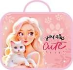 Папка д/тетрадей с ручками А4 ПЧЁЛКА твердое дно, печать на ткани "ДЕВУШКА С КОТИКОМ"   /ПШ-11               *366446